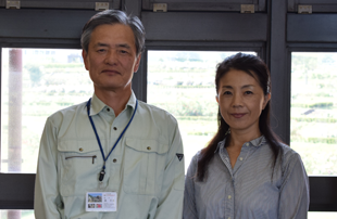 轟園長と岩本女性特派員