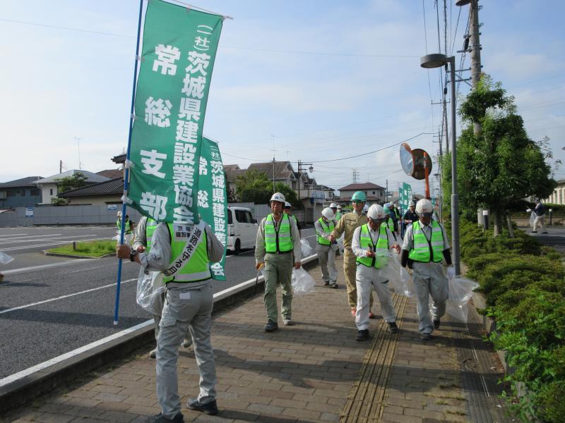 下妻市内清掃、実施風景写真