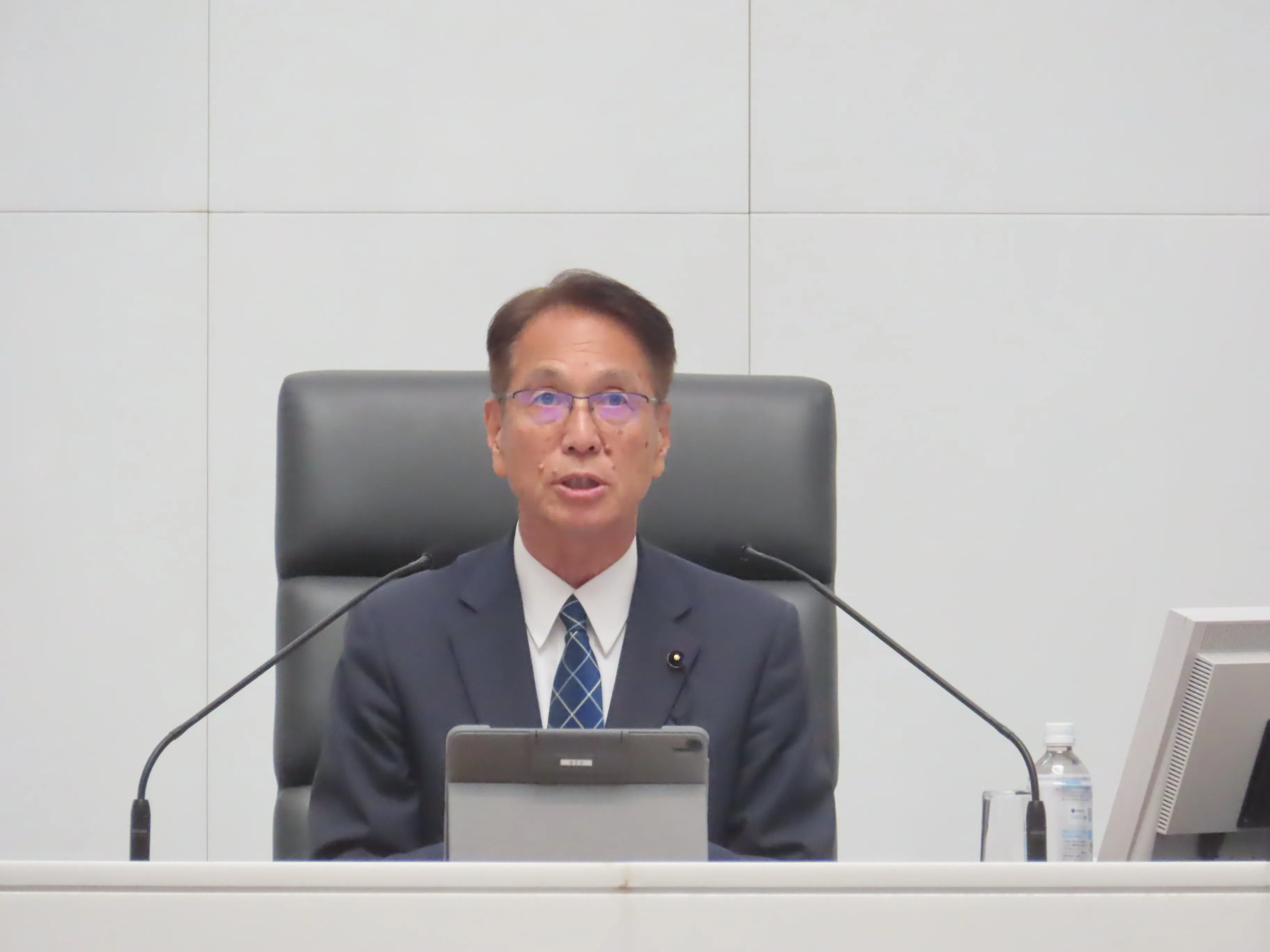 本会議の様子１