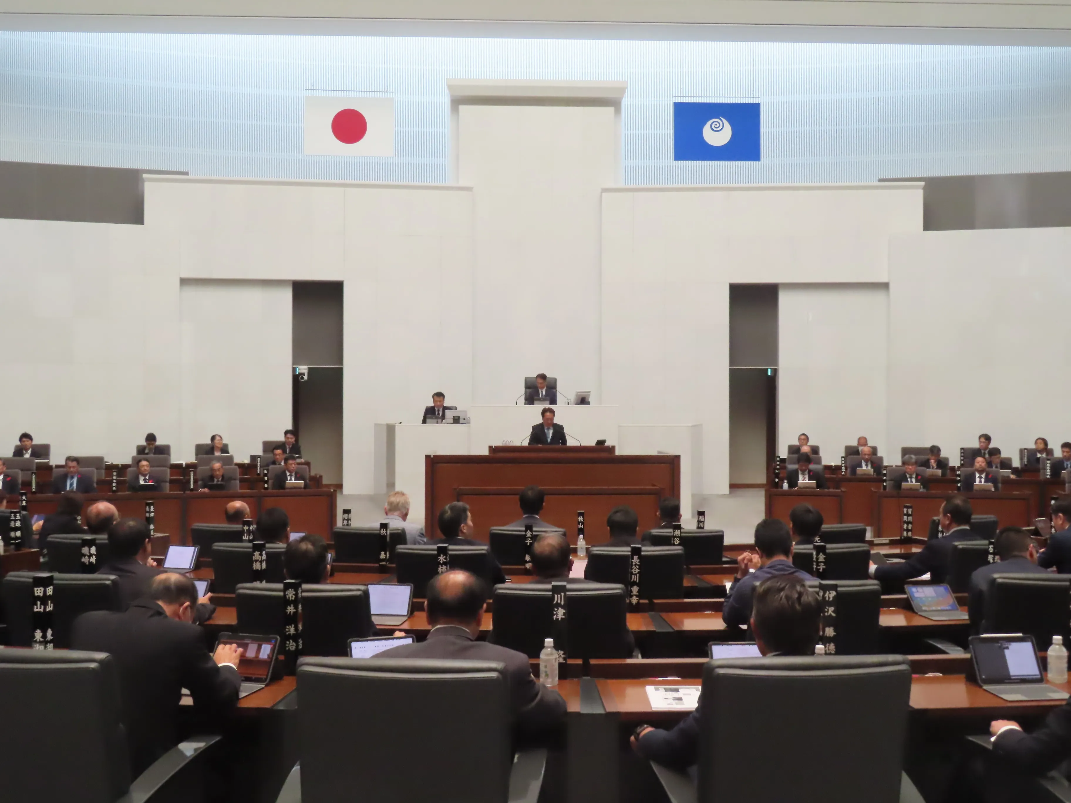 本会議の様子４
