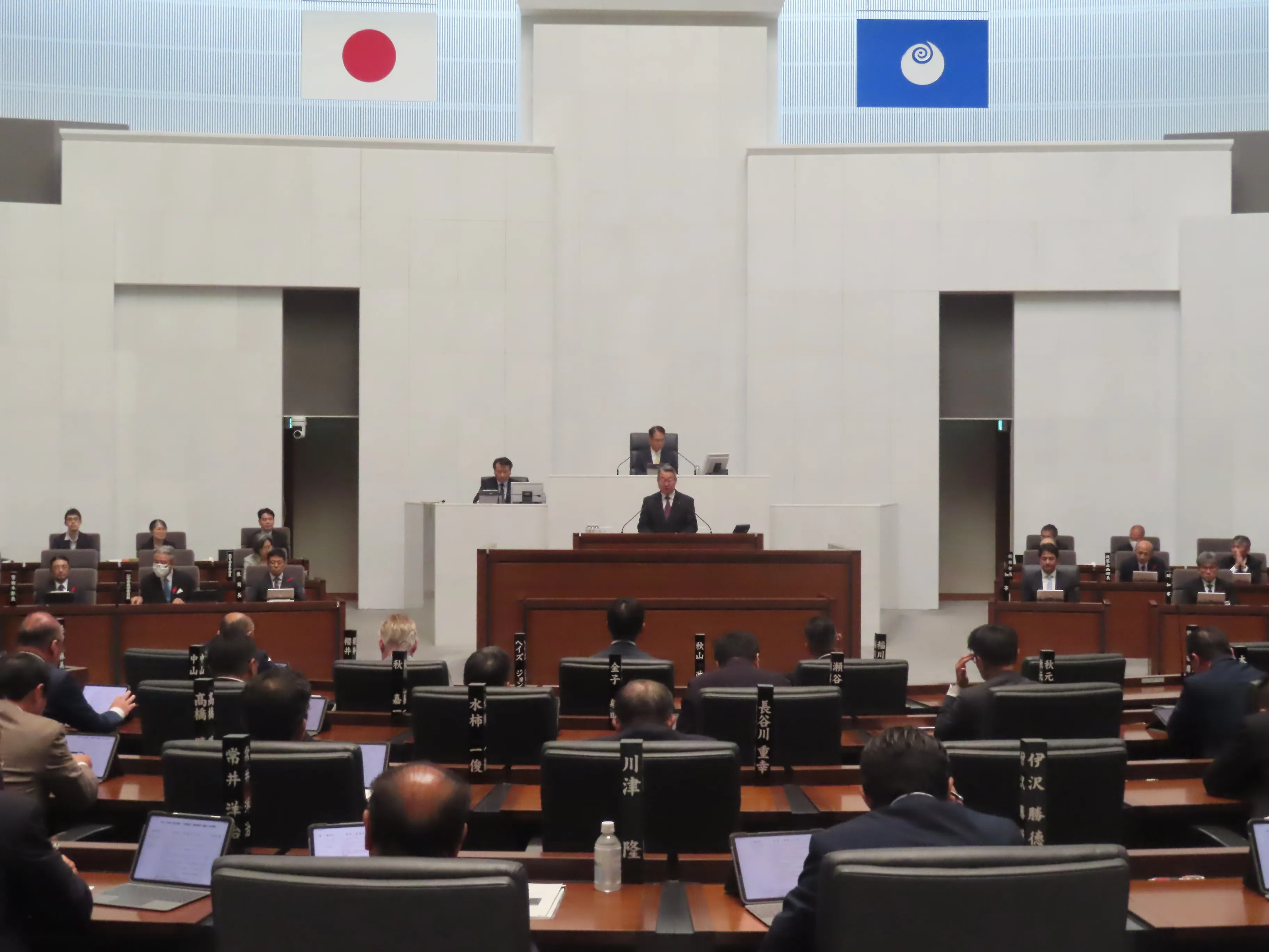 本会議の様子１