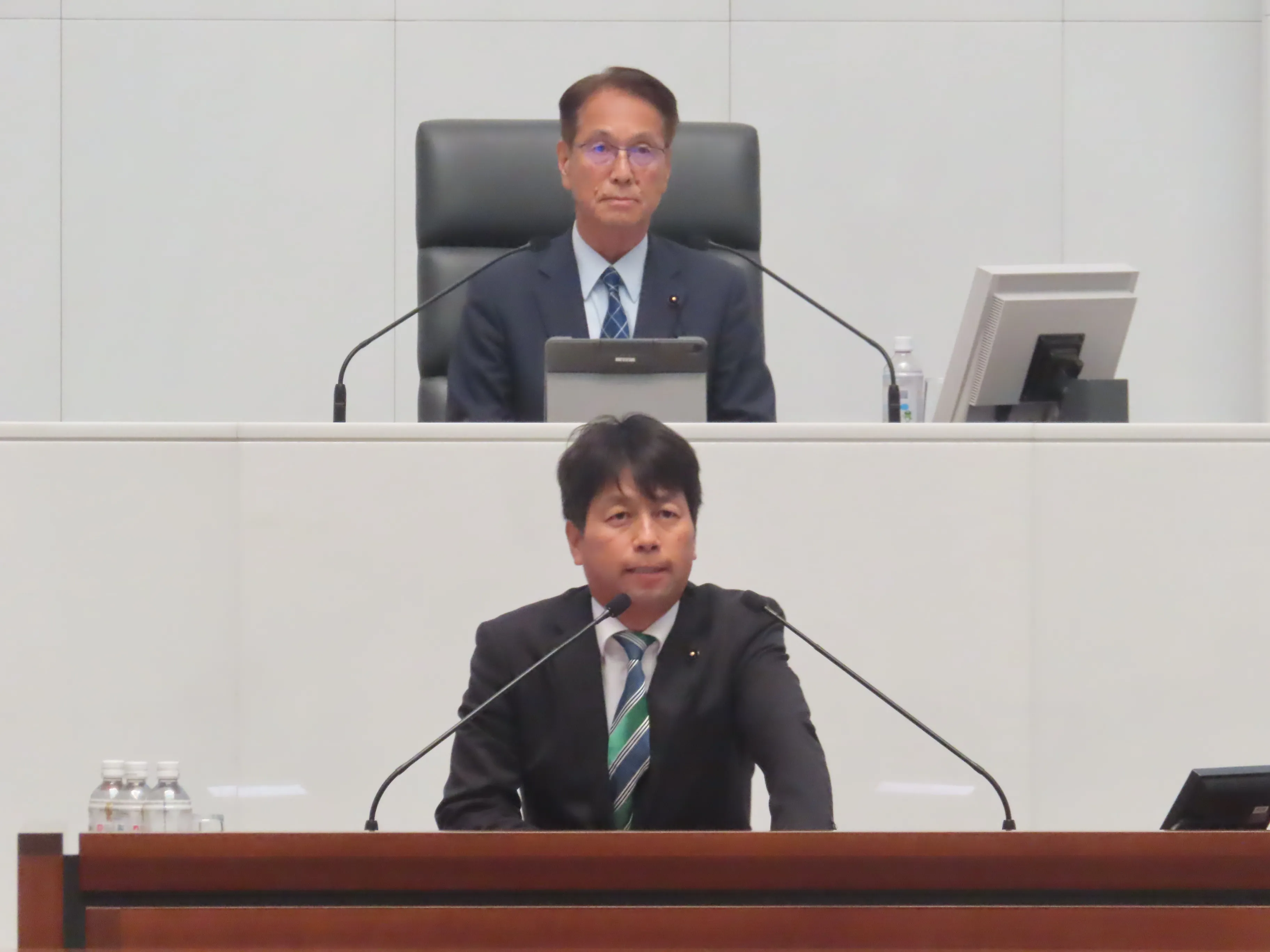 本会議の様子３