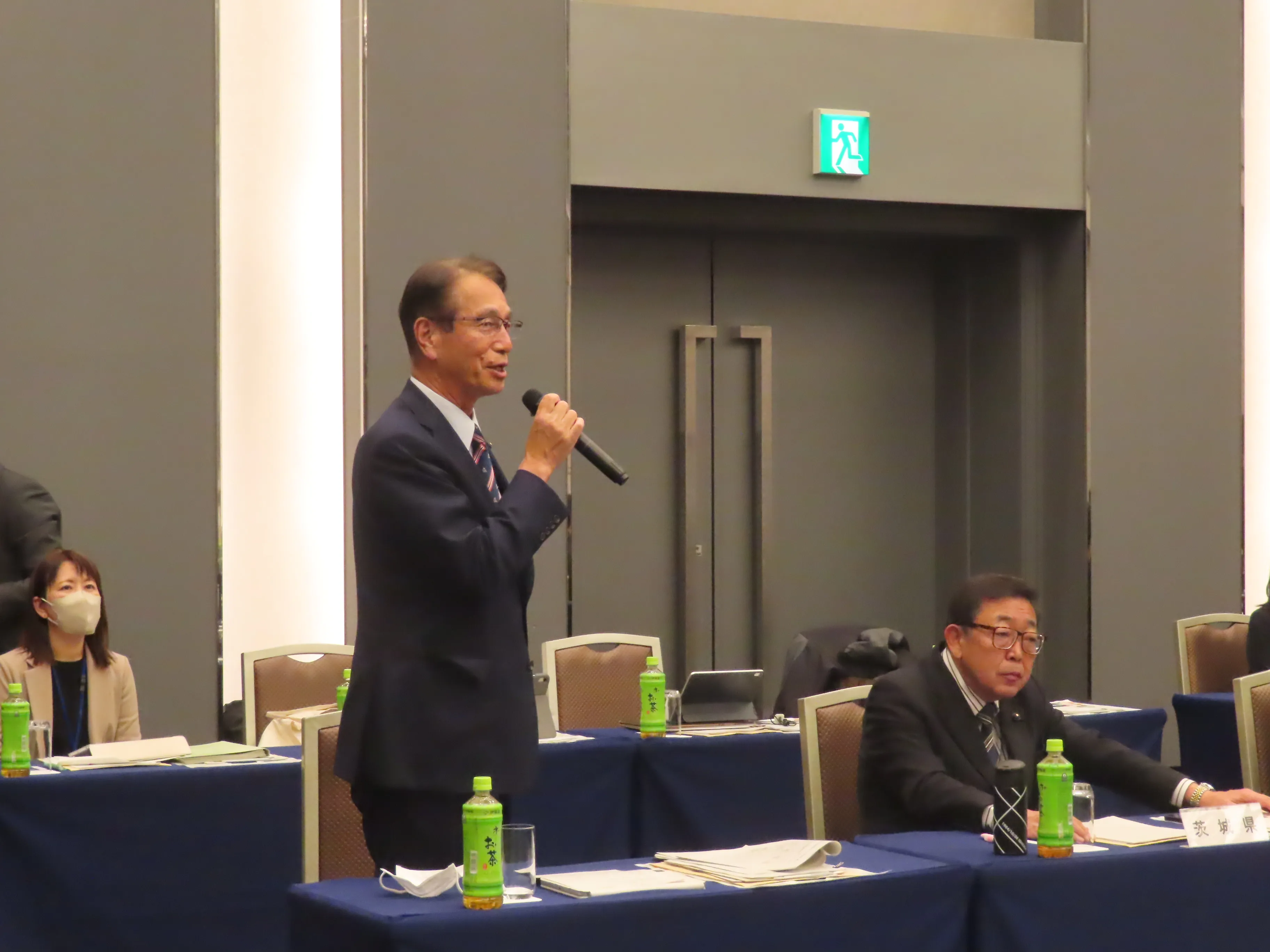 会議の様子１