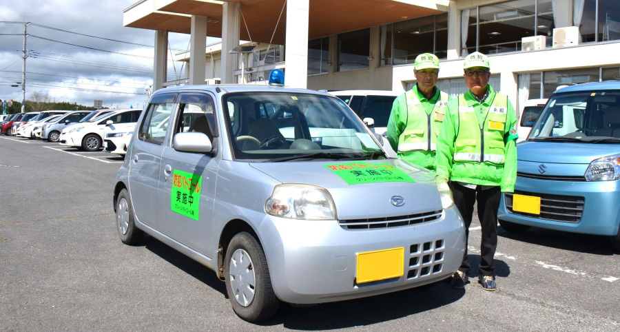 青色防犯パトロール出発式画像