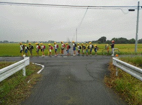 川西見守り隊の活動状況。通学路の見守り風景。