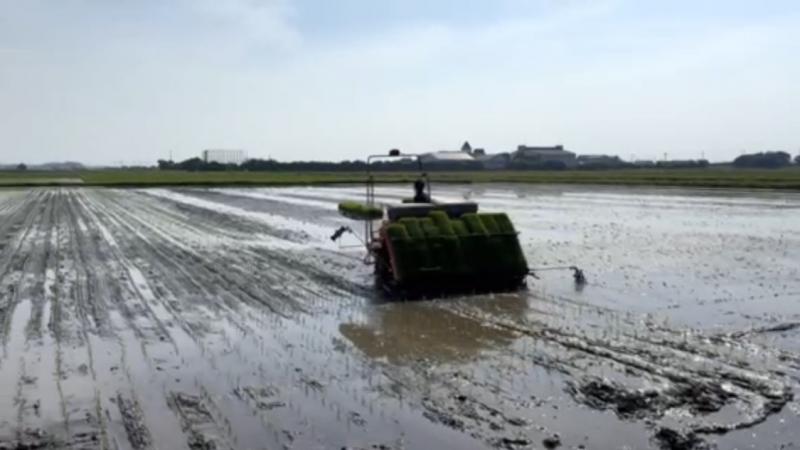 自動操舵付田植機