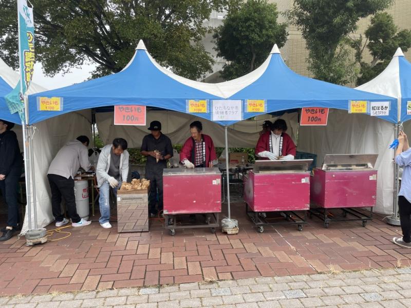 焼き芋販売の様子1